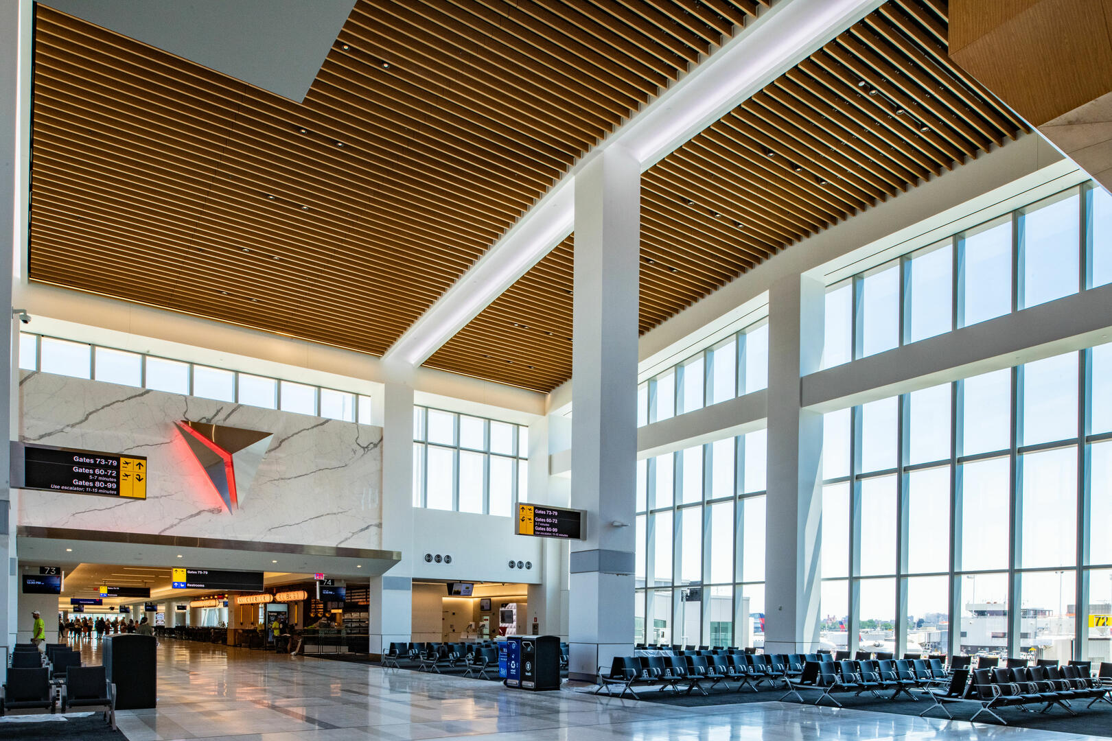 LaGuardia Airport (LGA)