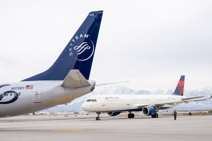 A Delta Air Lines 737-800 in SkyTeam livery is seen at Salt Lake City International Airport (SLC). Delta is a founding member of the SkyTeam alliance.